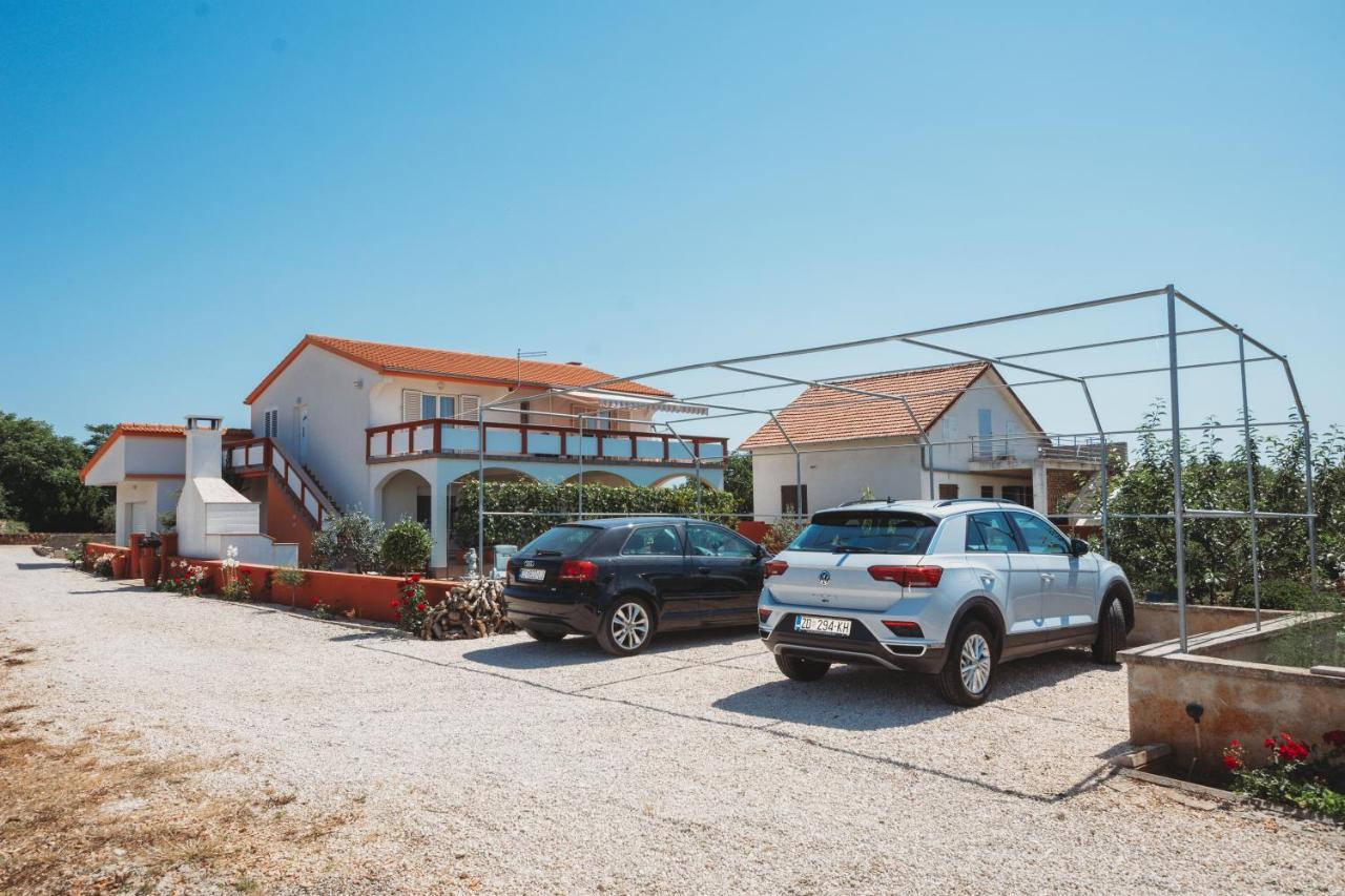 Apartman Neli Vir Exterior foto
